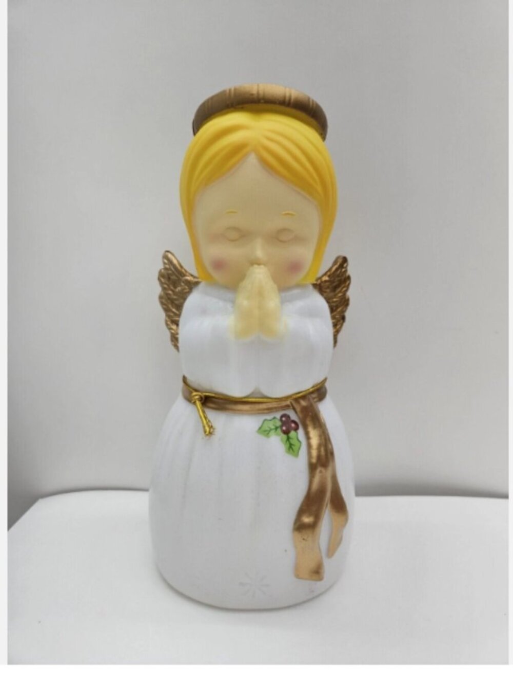 Christmas Angel Praying Holiday Time 11” Blow Mold Table Top Lights Up Gold Wing
